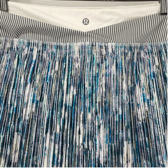 Lululemon Time To Shine Skirt tennis skirt skort
Blurry Stripe Battleship sz 10 - Picture 9 of 12